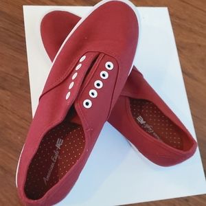 American Eagle NWOT sneakers, red, size 8.